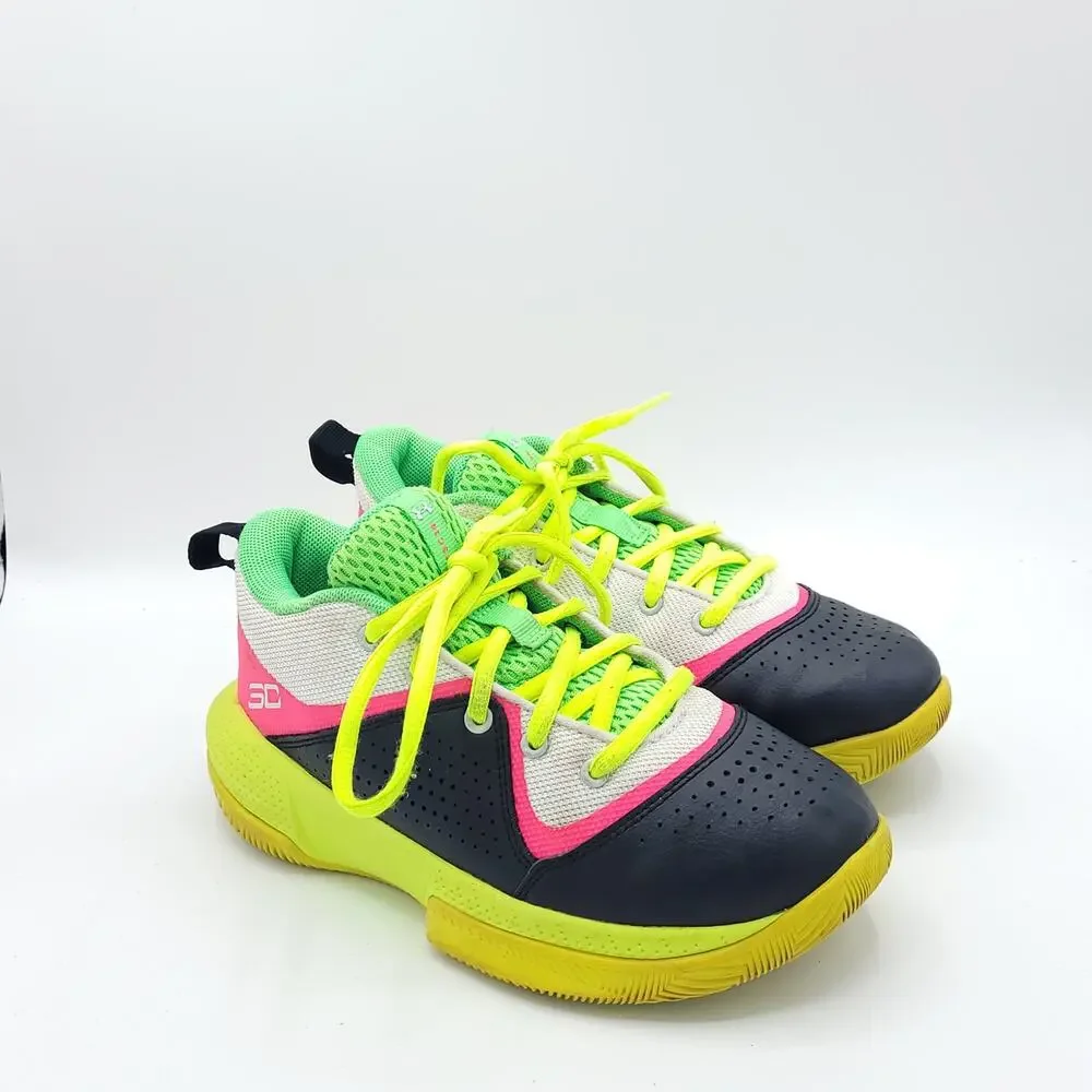 under armour gs sc 3zero iv Kids Size 2.5Y 3023919 -102